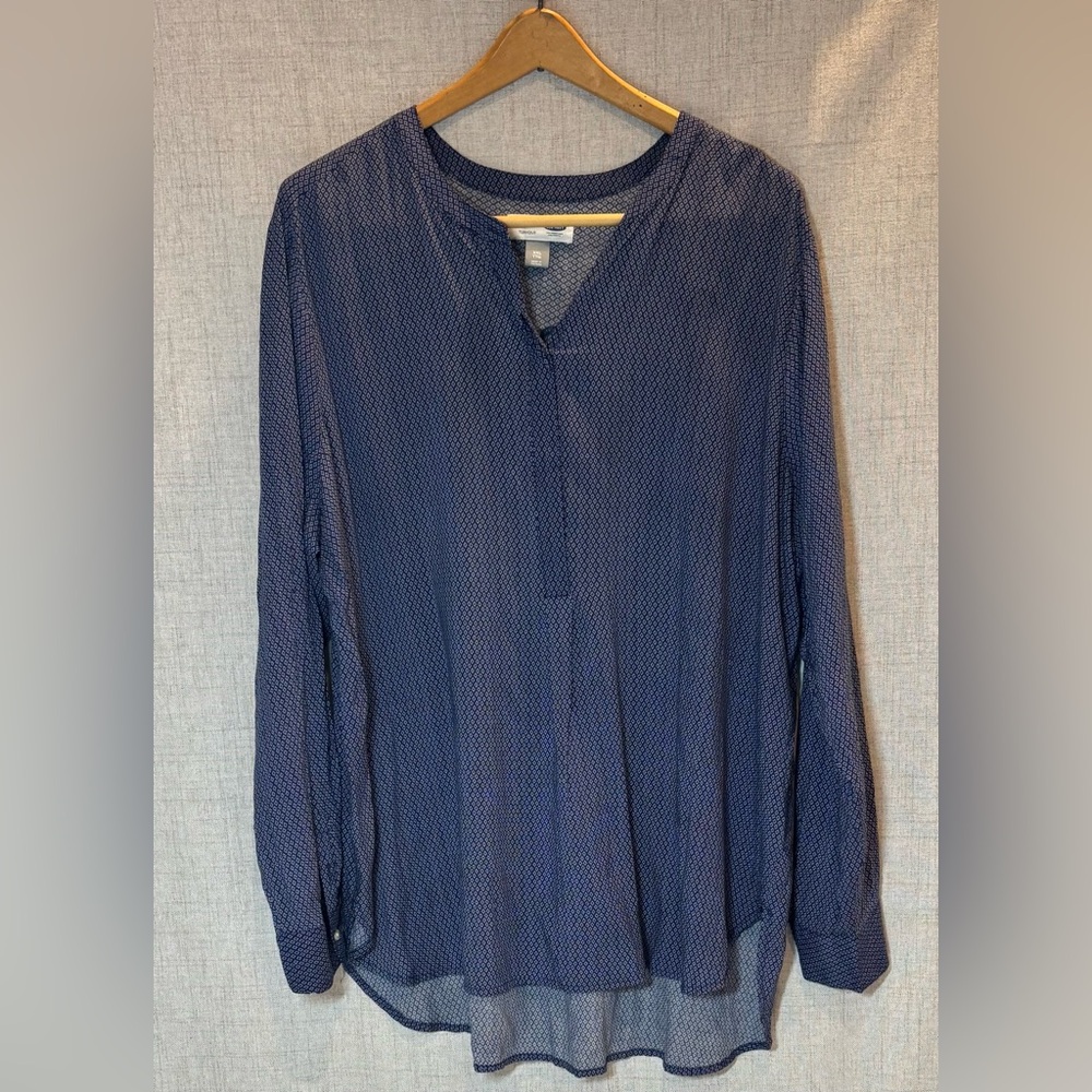 OLD NAVY navy blue & white print collarless tunic long sleeve blouse. EUC. XXL.